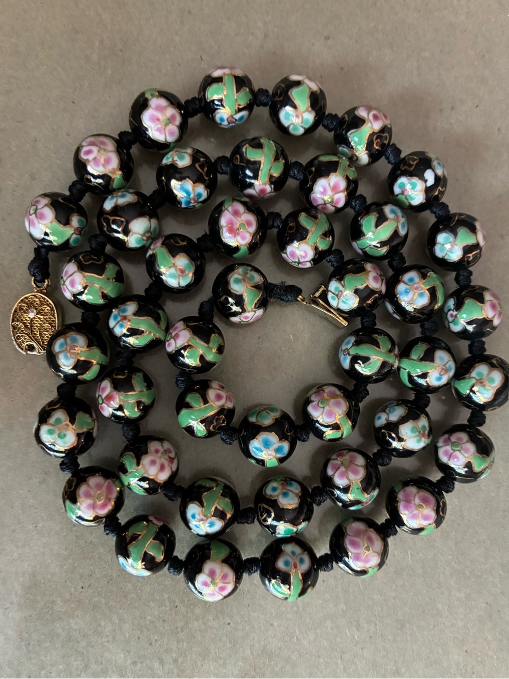 Vintage 1940’s Cloisonné Floral Bead Necklace in Black with Pink & Green Accents - Picture 9 of 9